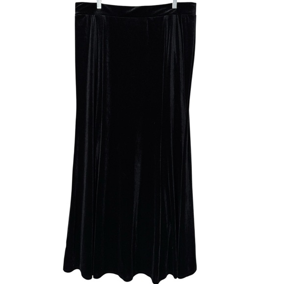 Torrid Velvet Maxi Skirt | 1 (XL / 14–16) | Black Stretch Pull-On A-Line - Picture 3 of 8